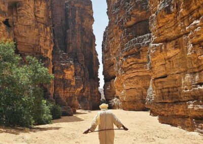 Berber zwischen den Felsformationen